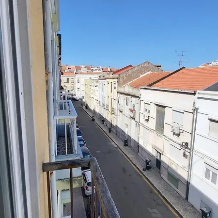 Cozy 1br - Arroios Area | By Airnest Apartmán